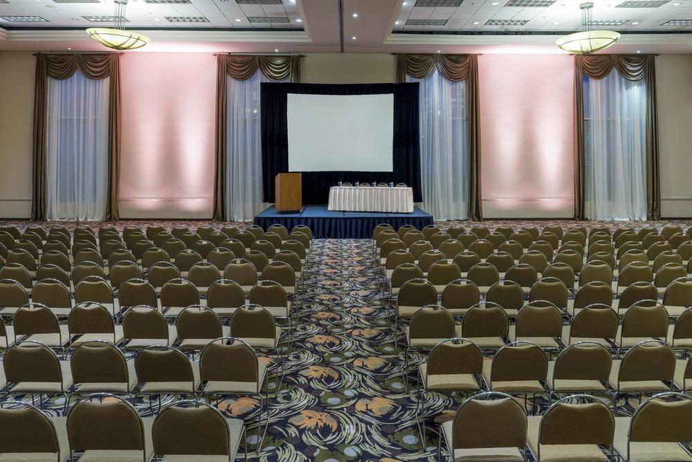 Four Points By Sheraton Galerias Monterrey Buitenkant foto The ballroom at the Hilton San Francisco