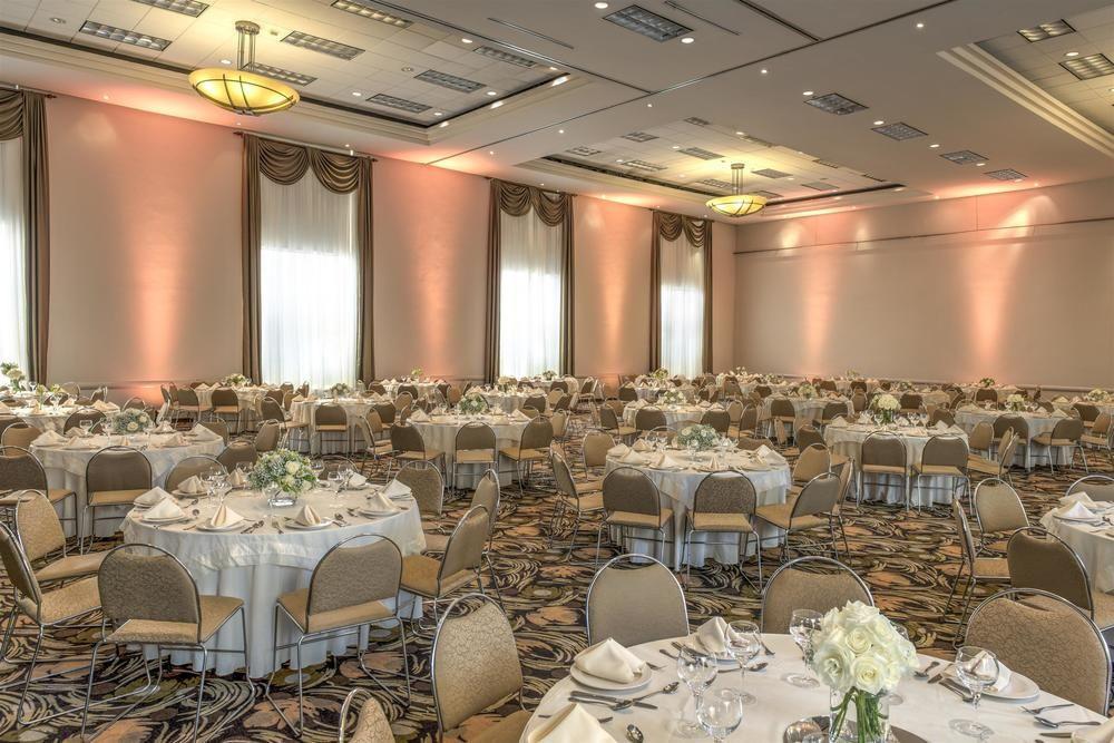 Four Points By Sheraton Galerias Monterrey Buitenkant foto The ballroom at the Hilton San Francisco