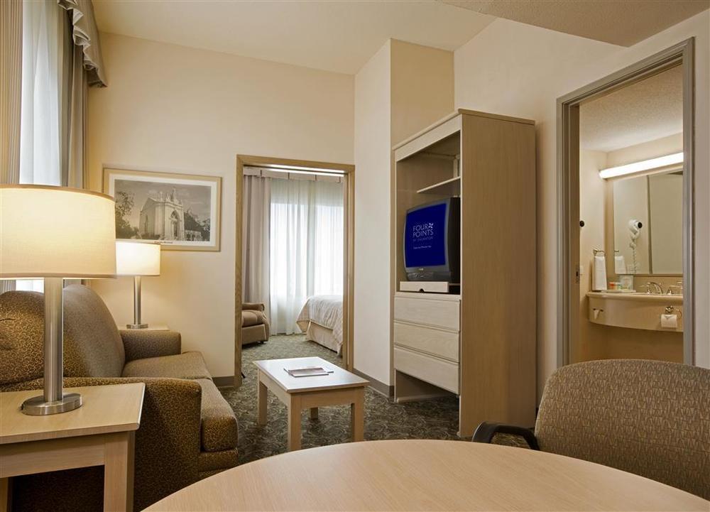 Four Points By Sheraton Galerias Monterrey Buitenkant foto A typical suite at the Hilton Prague