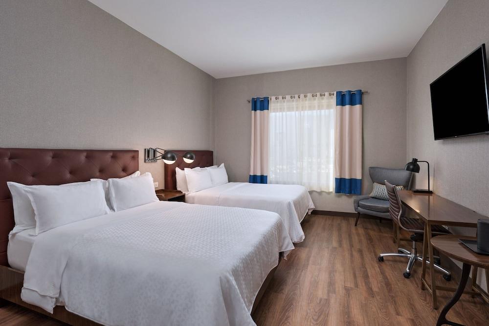 Four Points By Sheraton Galerias Monterrey Buitenkant foto A typical room at the Holiday Inn Express