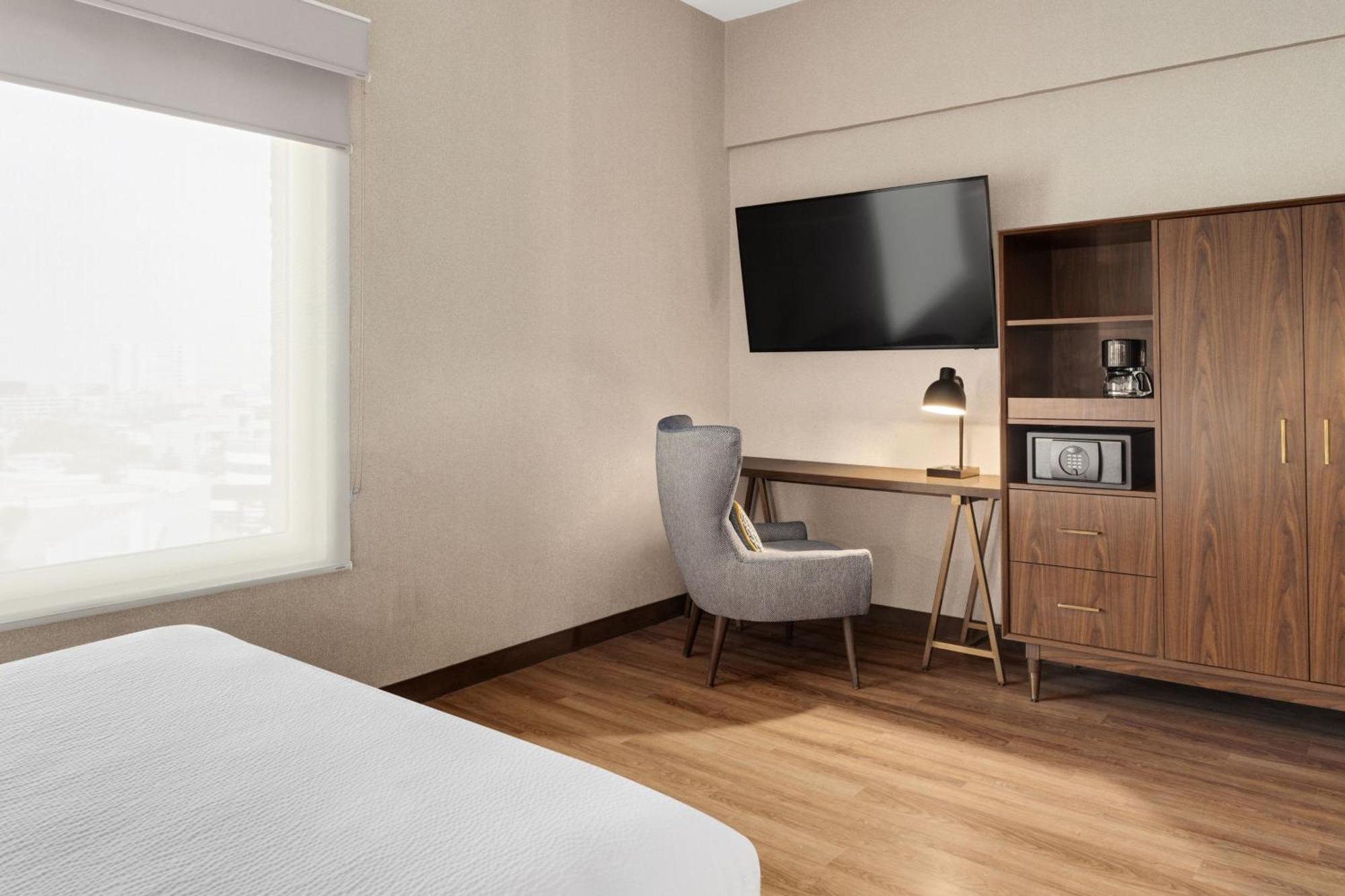 Four Points By Sheraton Galerias Monterrey Buitenkant foto