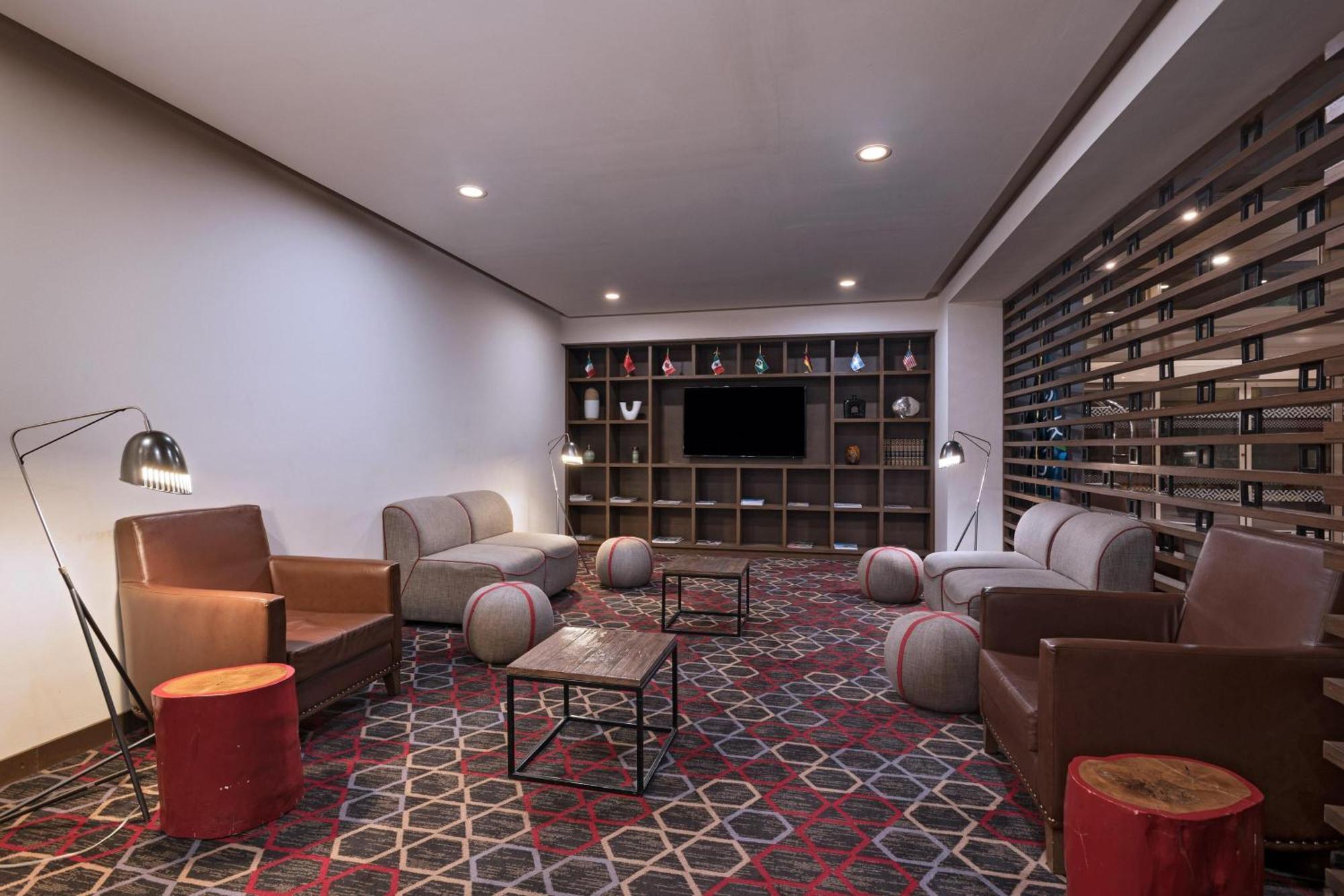 Four Points By Sheraton Galerias Monterrey Buitenkant foto Library