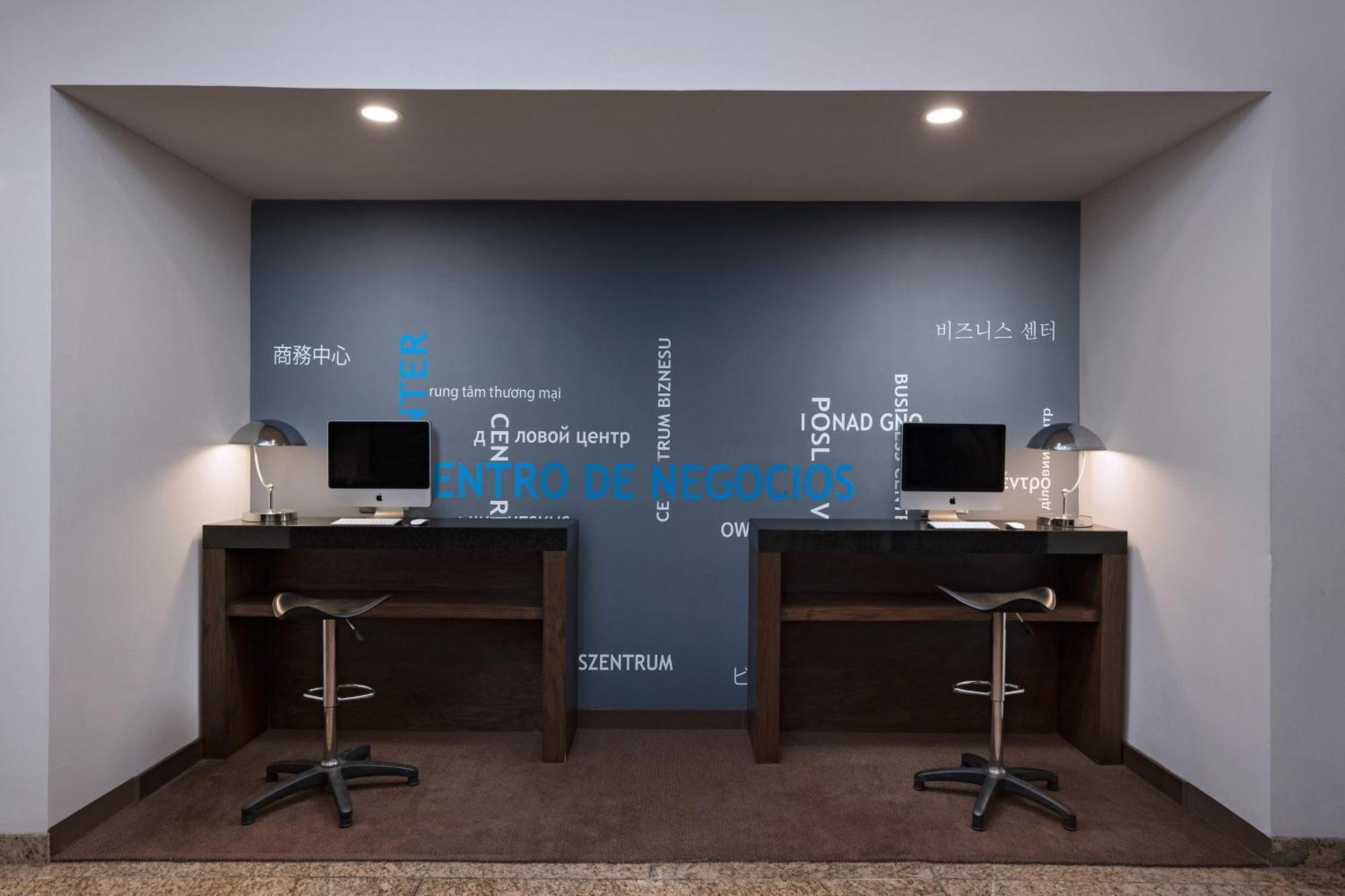 Four Points By Sheraton Galerias Monterrey Buitenkant foto Business center
